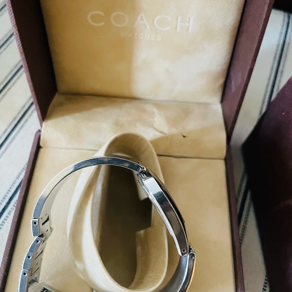 Coach Watch - Picture 6 of 6